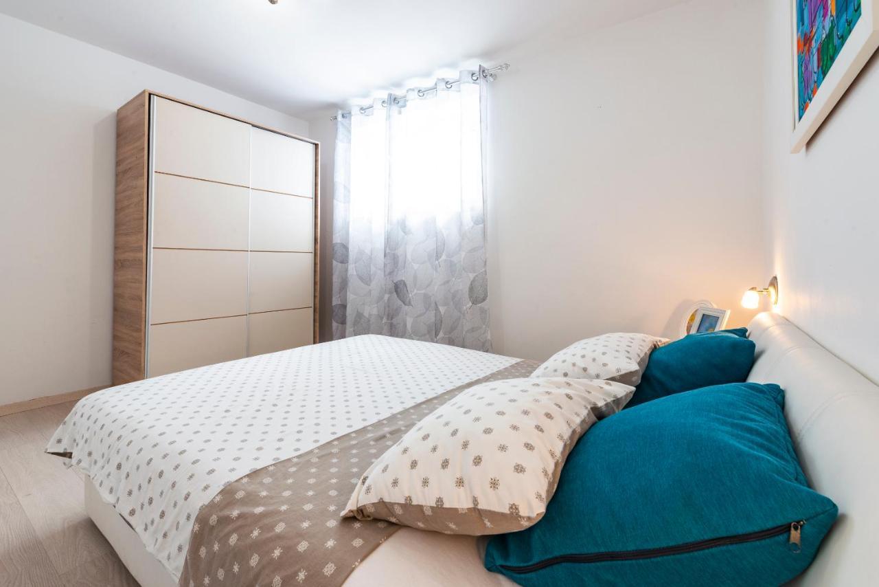 Appartement Tolja *